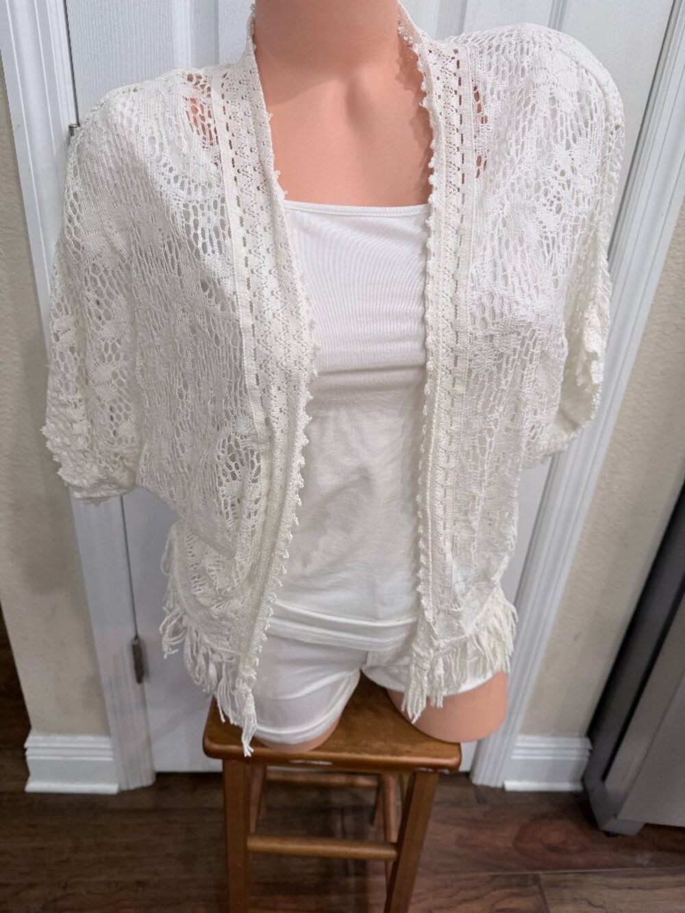 American Eagle 2014 Cream Lace Fringe Kimono Cardigan M Boho Crochet
